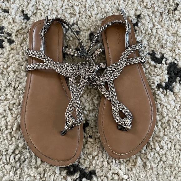 Preloved Metallic Merona Sandals - Picture 2 of 5